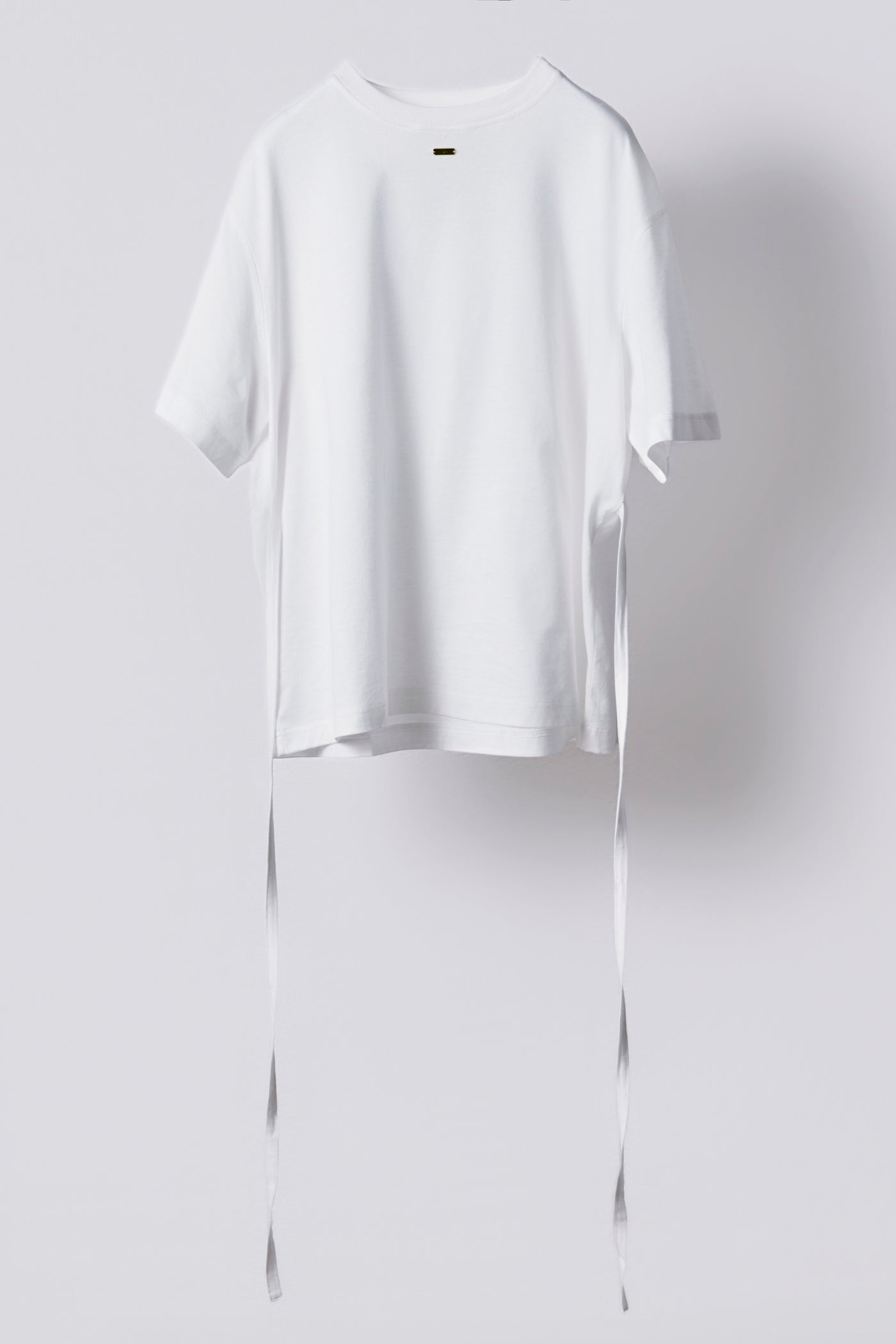 Waist ribbon T-shirt