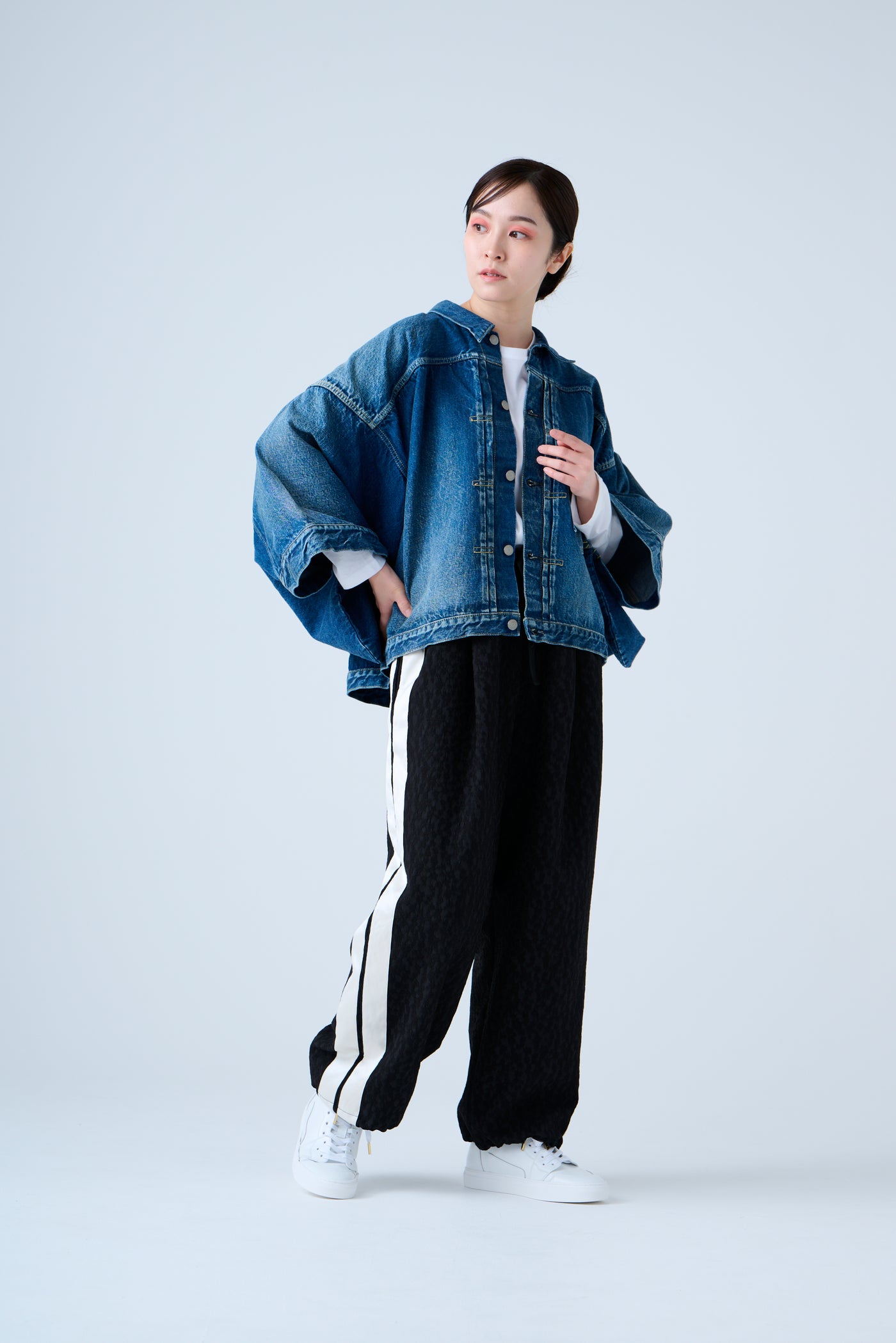 Folded jacquard shirred pants in black