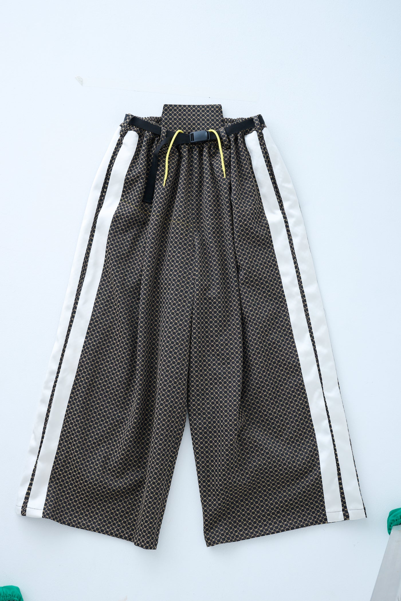 Ring Pattern Jacquard Drawstring Pants in Black